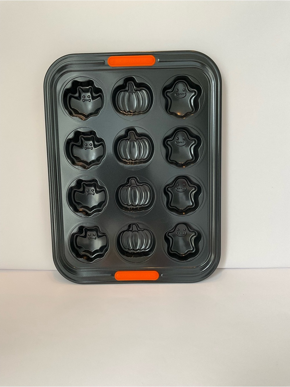 Le Creuset Harvest Collection Halloween Cakelet Baking Pan